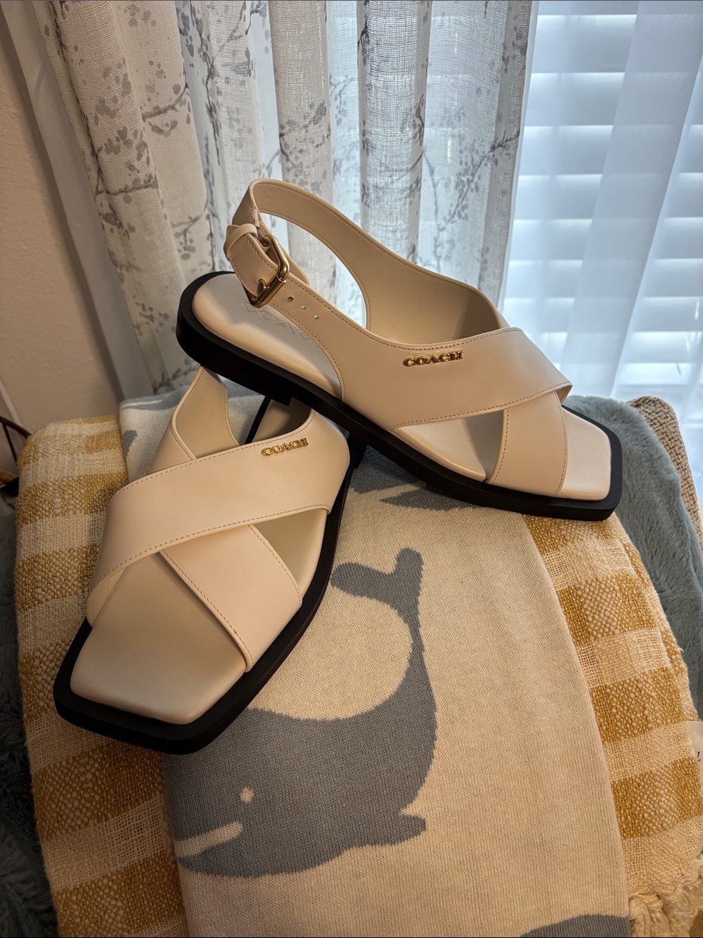 Coach New Women's 9 Sandals-Cream